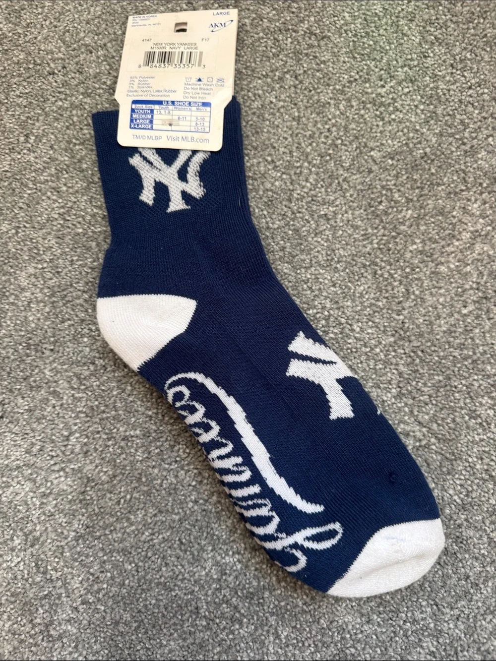 NWT New York Yankees MLB Crew Socks Navy White Large Men’s 8–13